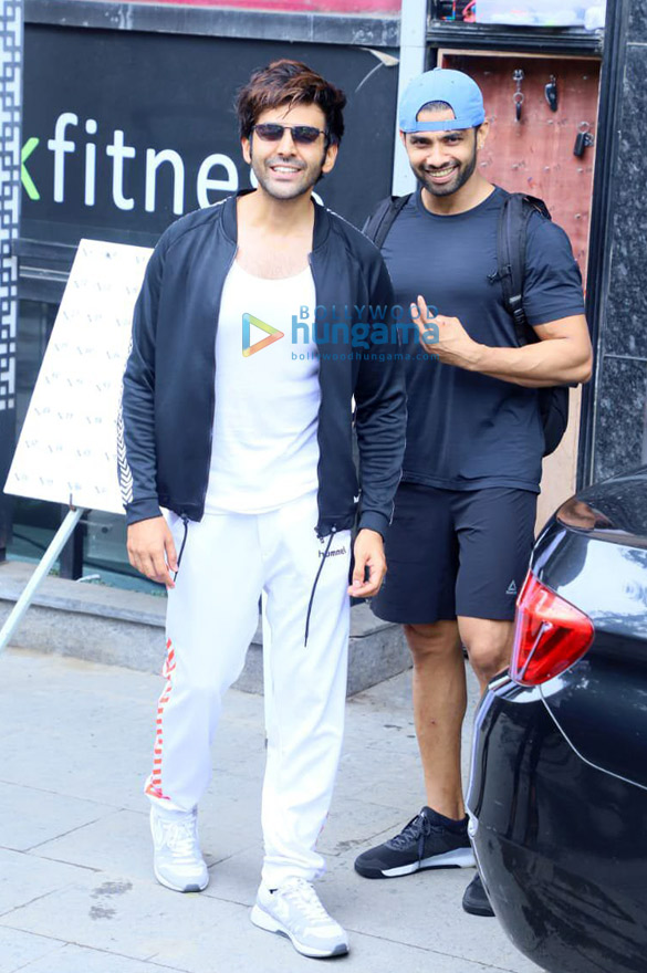 photos katik aaryan spotted outside the gym 1