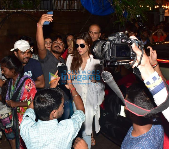 photos kriti sanon and ashutosh gowariker spotted at sunny super sound in juhu 3
