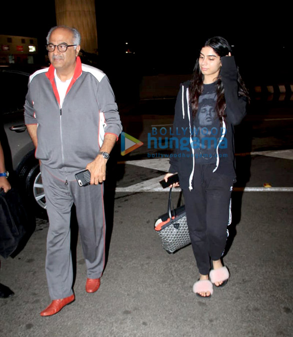 photos malaika arora boney kapoor and khushi kapoor snapped at the airport 2