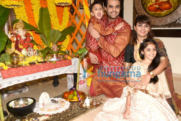 Photos: Maniesh Paul snapped with his family during Ganpati puja at his residence Photos: Maniesh Paul snapped with his family during Ganpati puja at his residence