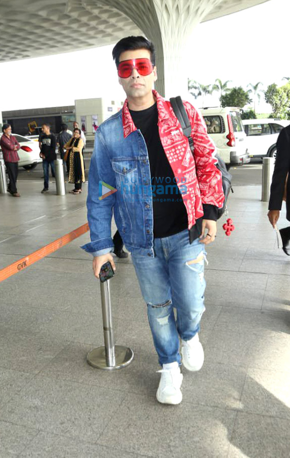 photos priyanka chopra ayushmann khurrana and others snapped at the airport 3