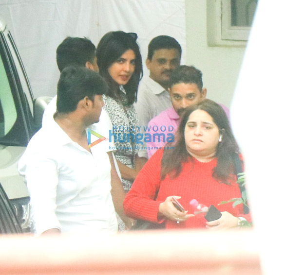 Photos: Priyanka Chopra Jonas spotted at Sunny Super Sound in Juhu Photos: Priyanka Chopra Jonas spotted at Sunny Super Sound in Juhu