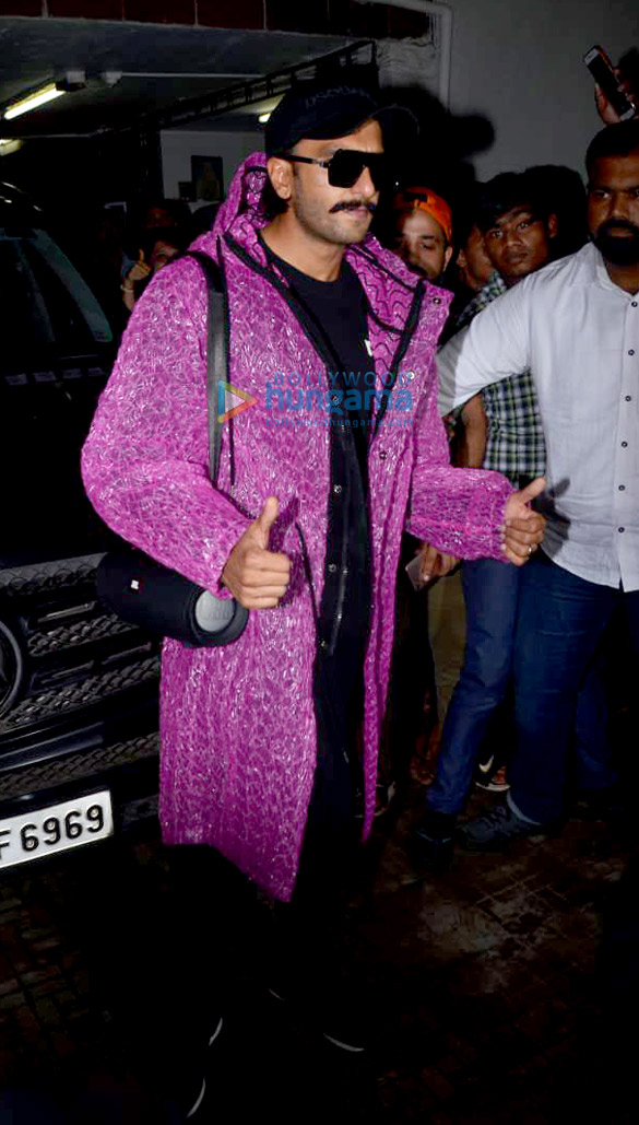 Photos: Ranveer Singh and Manish Malhotra snapped at old Dharma Productions’ office in Khar Photos: Ranveer Singh and Manish Malhotra snapped at old Dharma Productions’ office in Khar