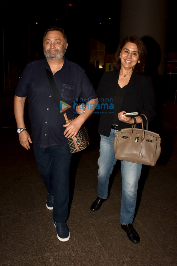 photos rishi kapoor and neetu singh snapped at the airport 3