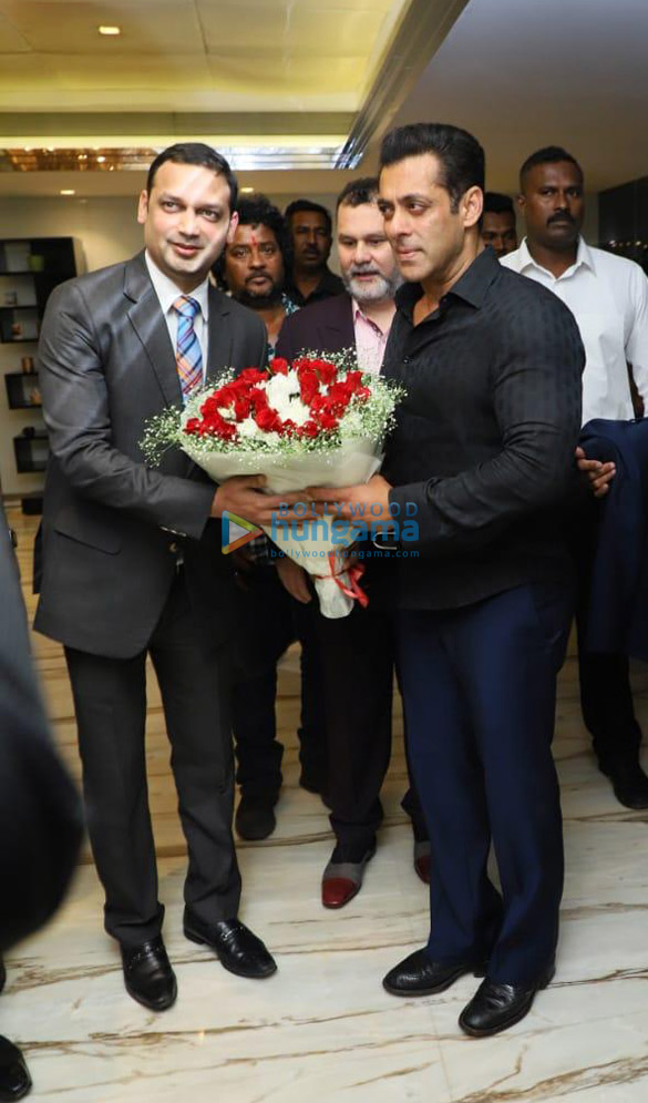 photos salman khan madhuri dixit and katrina kaif snapped at iifa 2019 press conference 011 4