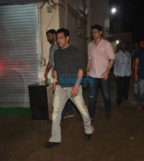 photos salman khan snapped at sohail khans office in bandra 5