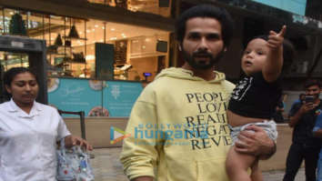 Photos: Shahid Kapoor snapped with his kids Misha and Zain at Foodhall in Khar