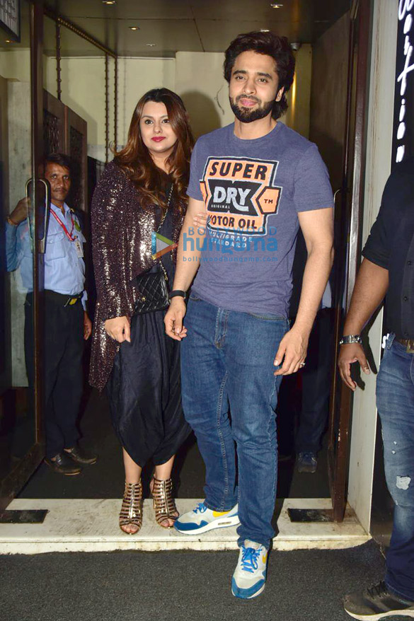 photos shilpa shetty shamita shetty rinzing denzongpa tanishaa mukerji and others spotted at bastian in bandra 4