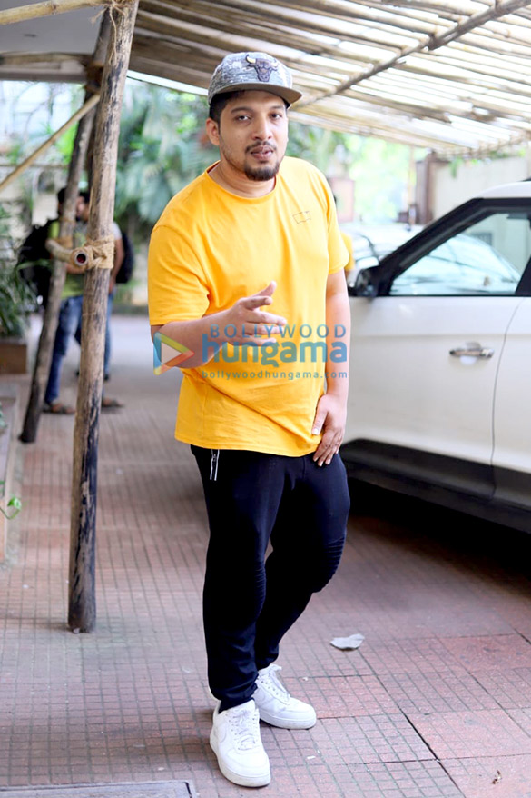 photos shraddha kapoor naezy and others snapped at kwan office 3