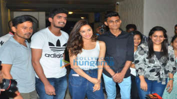 Photos: Shraddha Kapoor snapped meeting her fans