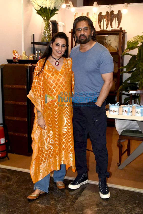 photos suniel shetty and mana shetty snapped at the araaish fund raising save the children india event 3