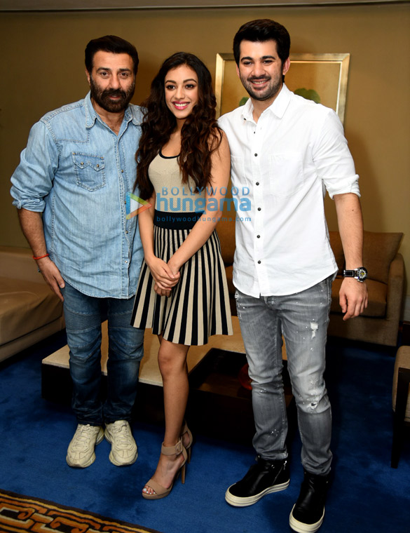 photos sunny deol karan deol and sahher bambba snapped during pal pal dil ke paas promotions in new delh 1