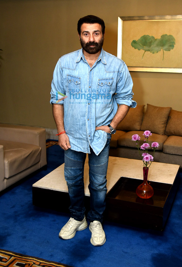 photos sunny deol karan deol and sahher bambba snapped during pal pal dil ke paas promotions in new delh 5