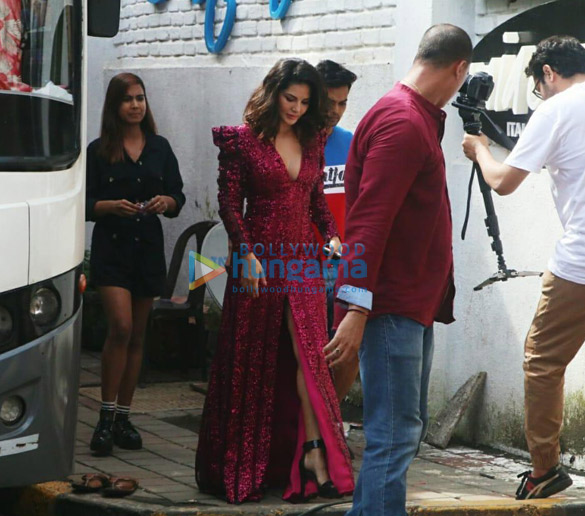 Photos: Sunny Leone snapped post an ad shoot in Bandra Photos: Sunny Leone snapped post an ad shoot in Bandra