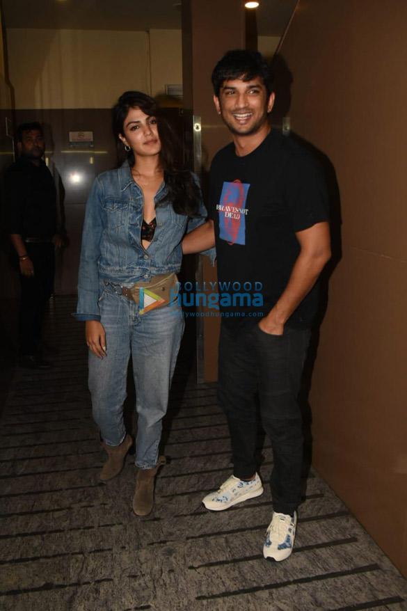 photos sushant singh rajput and rhea chakraborty sanpped in mumbai 3