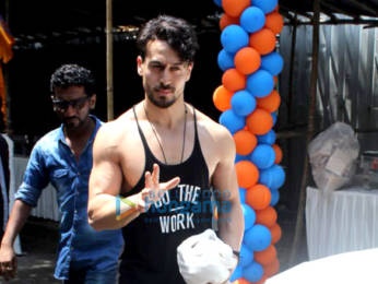 Photos: Tiger Shroff spotted at an astrologer's house in Khar