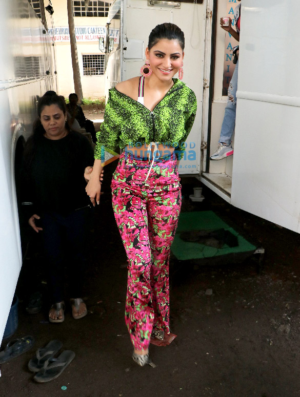 photos urvashi rautela snapped in mumbai 1