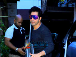 Photos: Varun Dhawan snapped at the gym