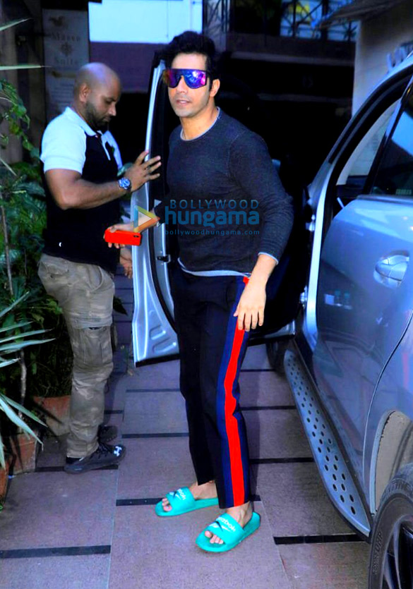 photos varun dhawan snapped at the gym 3