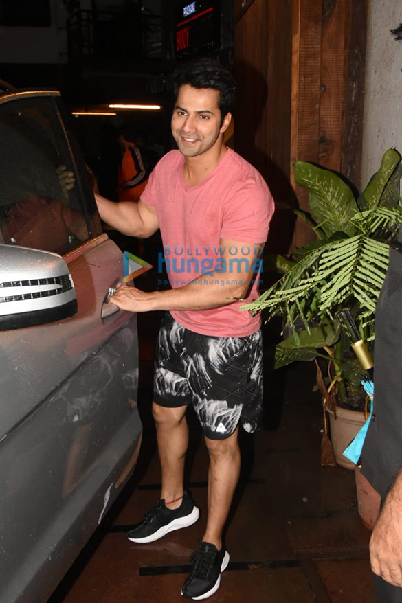 Photos: Varun Dhawan spotted at the gym Photos: Varun Dhawan spotted at the gym