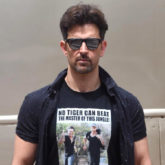 The War of t-shirts between Hrithik Roshan and Tiger Shroff just got better!
