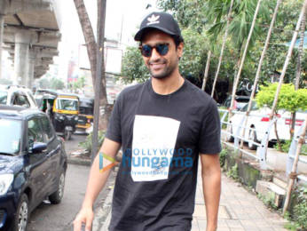 Photos: Vicky Kaushal snapped at Apple store in Andheri