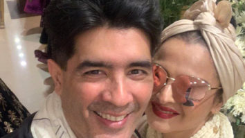 Rekha drops major fashion goals as she poses with Manish Malhotra