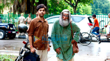 Movie Stills Of The Movie Gulabo Sitabo