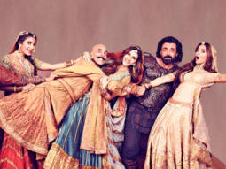 Housefull 4: Public Review | First Day First Show | Akshay Kumar | Riteish Deshmukh| Bobby | Kriti S | Pooja | Kriti K