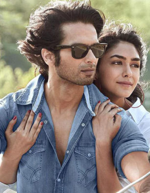 Betrouwbaar Toegeven stapel Jersey Movie Review: Shahid Kapoor and Mrunal Thakur Jersey rests on  outstanding performances, emotional moments, and the touching finale.