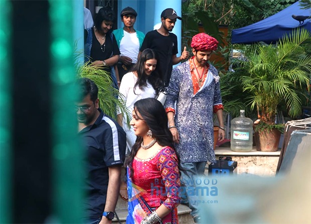 LEAKED PHOTOS Kartik Aaryan and Kiara Advani sport Rajasthani outfits on sets of Bhool Bhulaiyaa 2 LEAKED PHOTOS Kartik Aaryan and Kiara Advani sport Rajasthani outfits on sets of Bhool Bhulaiyaa 2