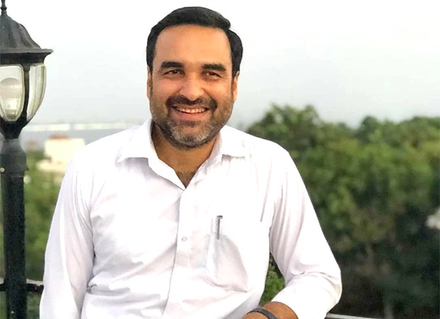 Pankaj Tripathi keeps his tradition of celebrating Durga Puja with wife and in-laws in Kolkata Pankaj Tripathi keeps his tradition of celebrating Durga Puja with wife and in-laws in Kolkata