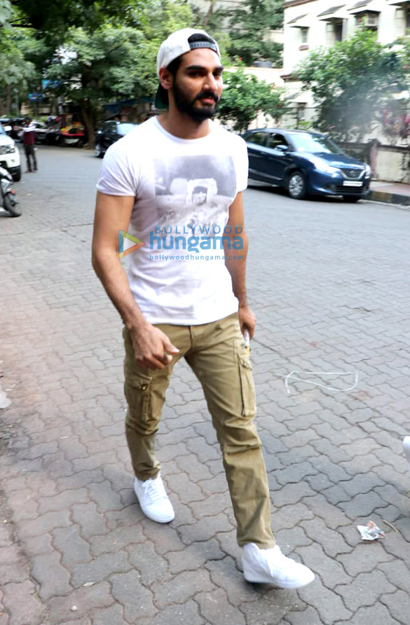 photos ahan shetty tania shroff and mana shetty snapped at suzzett in bandra 4