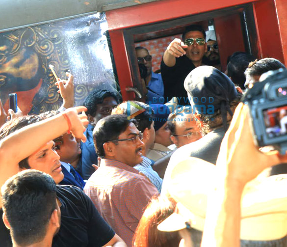 photos akshay kumar bobby deol kriti sanon and others snapped promoting their film housefull 4 2