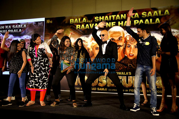photos akshay kumar pooja hegde kriti kharbanda and kriti sanon grace the song launch of shaitan ka saala from their film housefull 9