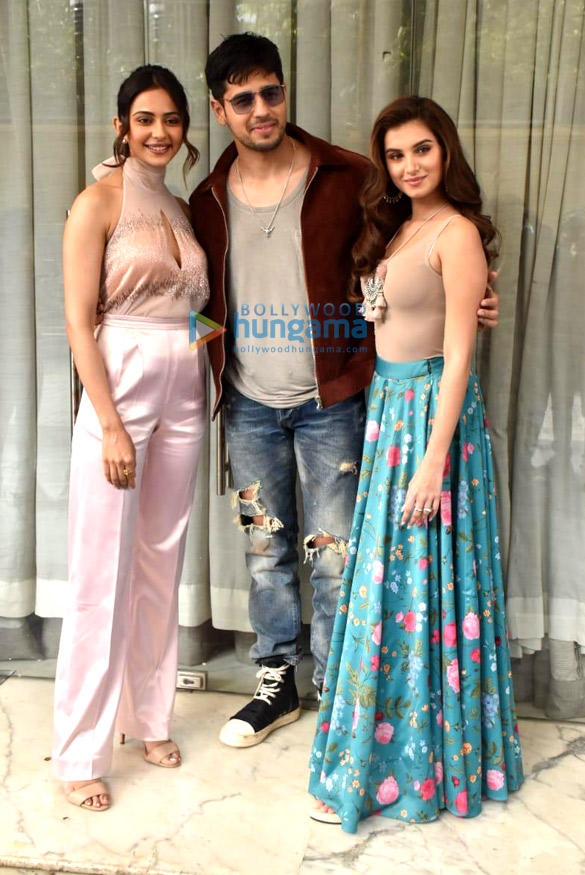 photos cast of marjaavaan snapped during promotions 1