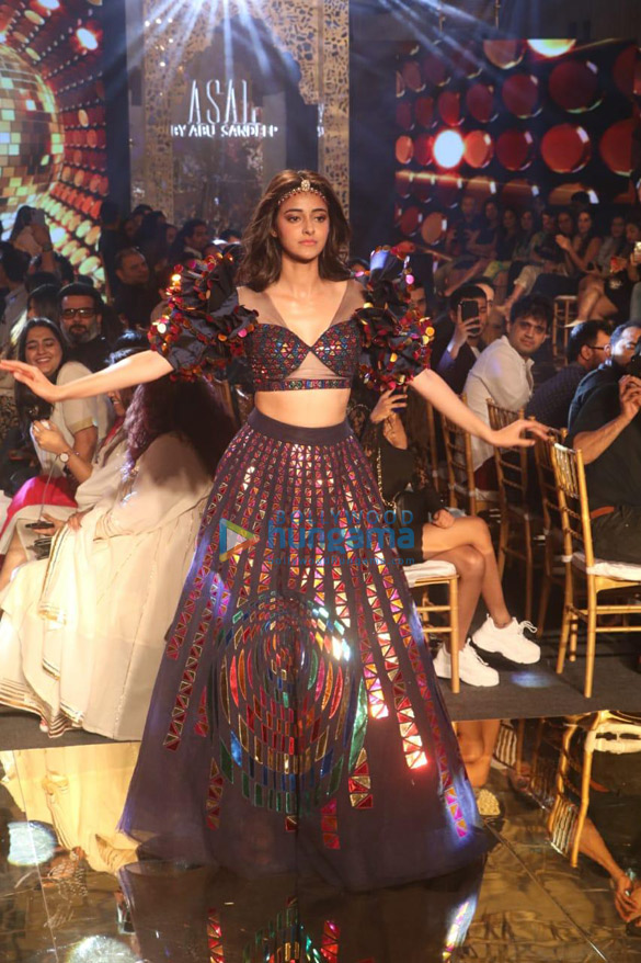 photos celebs grace abu jani and sandeep khoslas fashion show 011 2