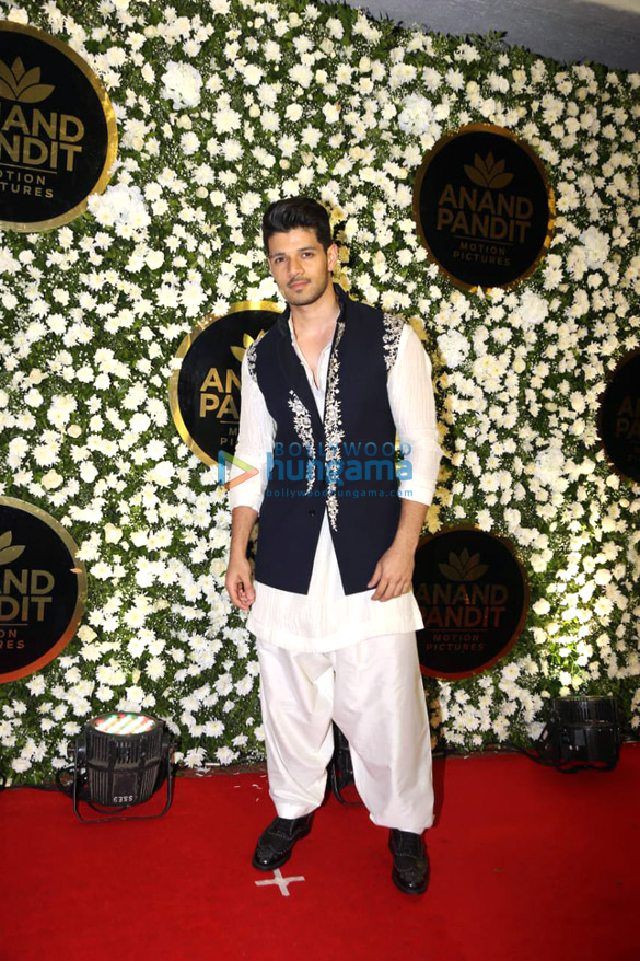 photos celebs grace anand pandit diwali bash4 1