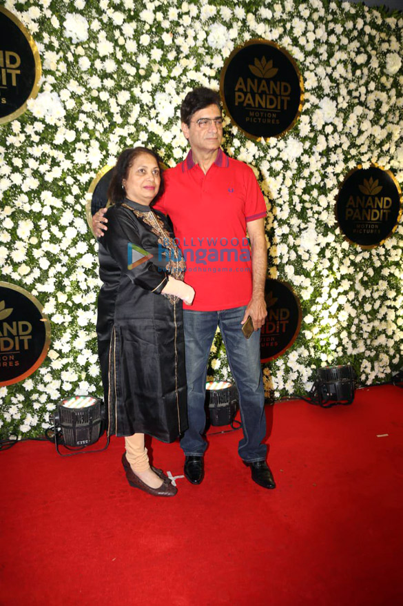photos celebs grace anand pandit diwali bash4 7