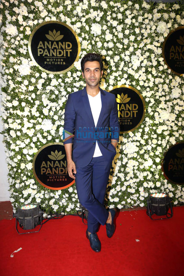 photos celebs grace anand pandits diwali bash5 11