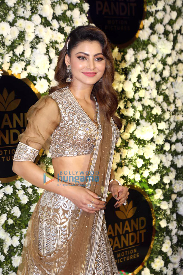 photos celebs grace anand pandits diwali bash5 4