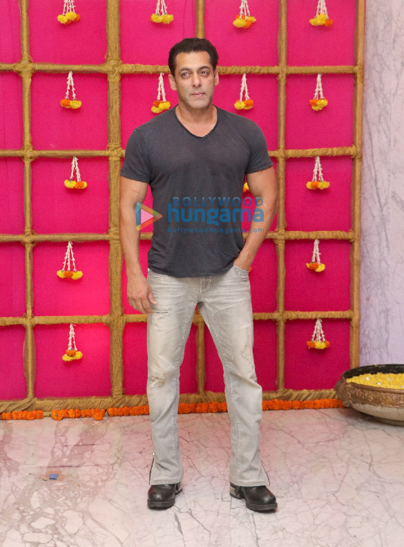 photos celebs grace krishan kumars diwali bash 9