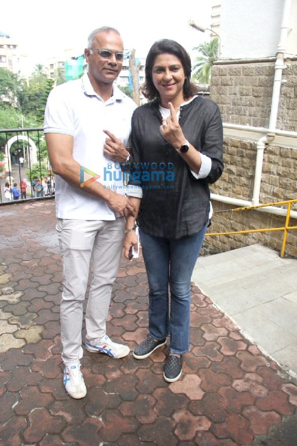 photos celebs snapped exercising their right to vote at the maharastra state elections2 4