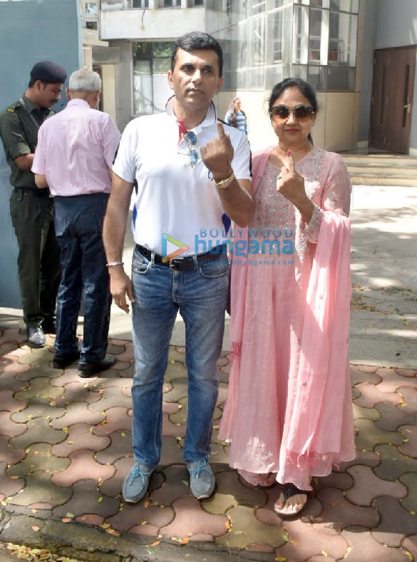 photos celebs snapped exercising their right to vote at the maharastra state elections3 11