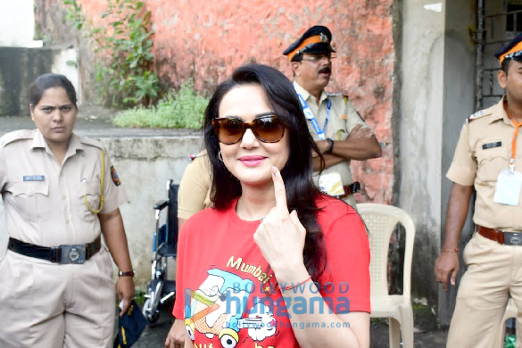 photos celebs snapped exercising their right to vote at the maharastra state elections3 6