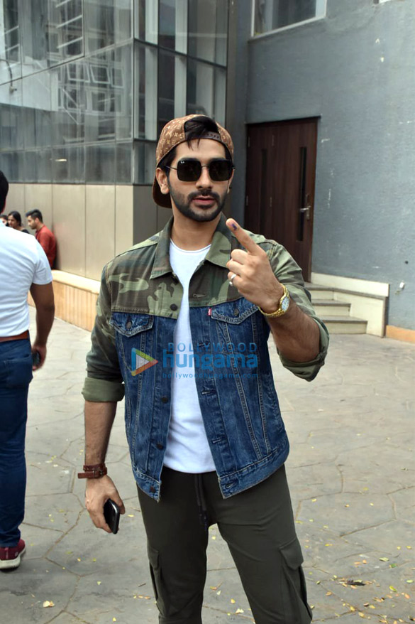 photos celebs snapped exercising their right to vote at the maharastra state elections6 3