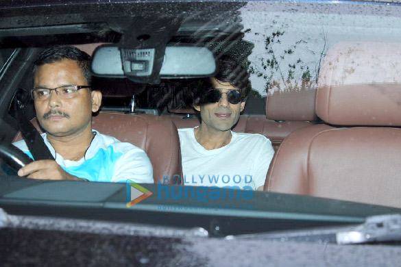 photos hrithik roshan malaika arora preity zinta and others attend farah khans house party 7