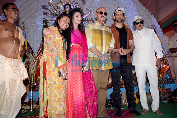 photos hrithik roshan and rakesh roshan snapped attending durga puja at the biswajeet chaterjee pandal in juhu 2