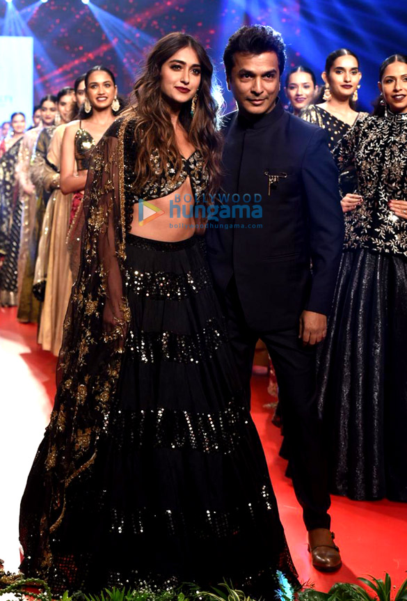 Photos: Ileana D’Cruz walks the ramp at the Bombay Times Fashion Week 2019 Photos: Ileana D’Cruz walks the ramp at the Bombay Times Fashion Week 2019