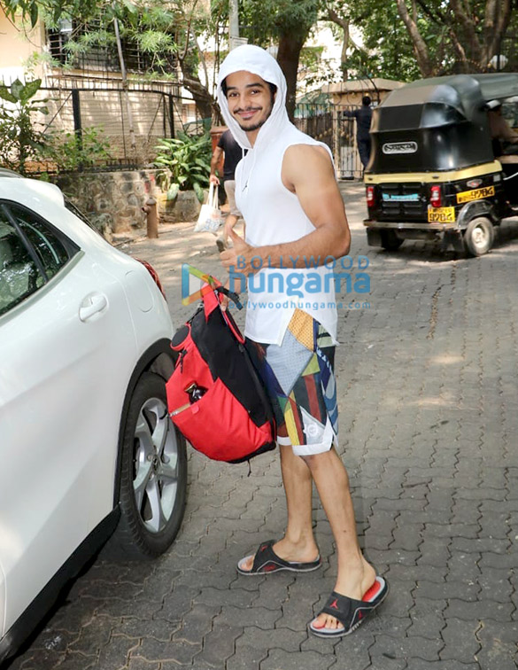 photos janhvi kapoor and ishaan khatter spotted at the gym 1 2